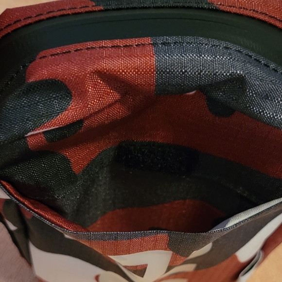 Supreme - Picture 7 of 9